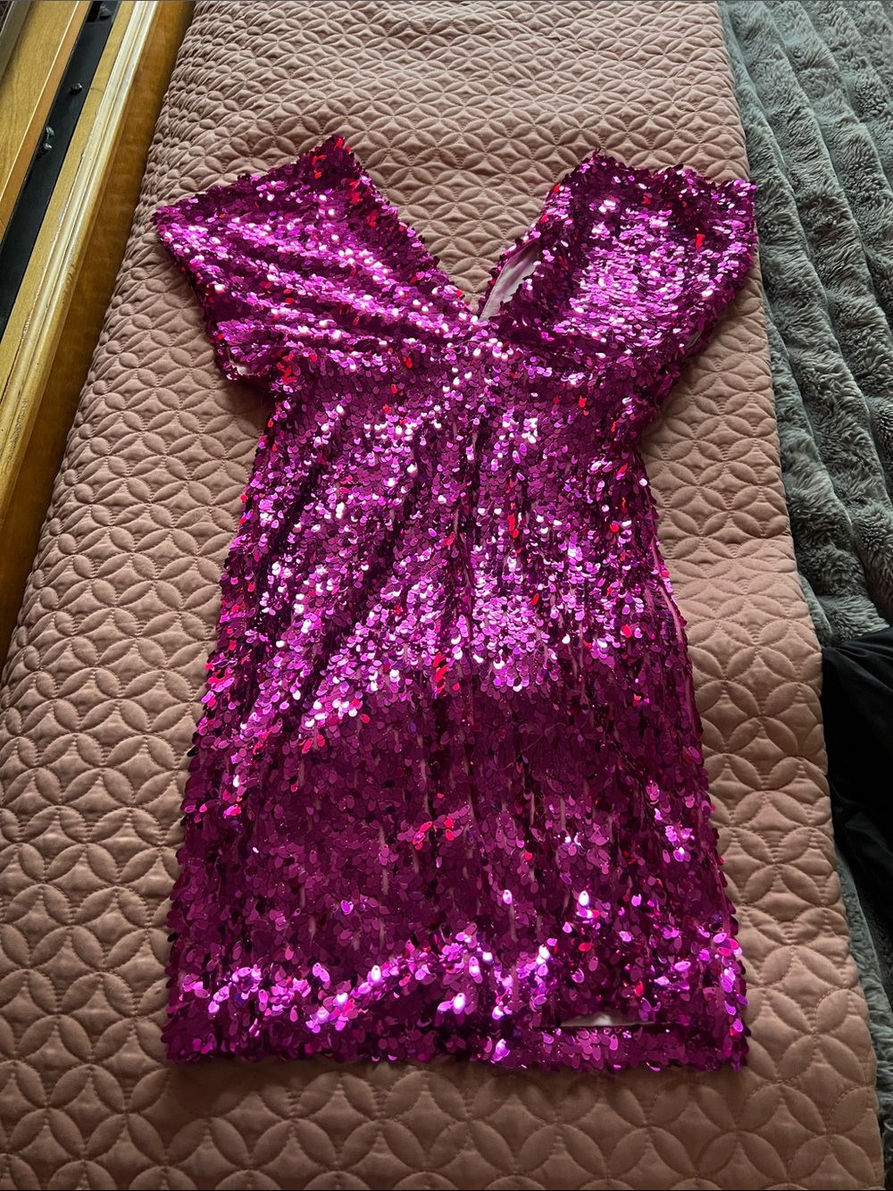 Fuchsia Sequin V-Neck Party Dress